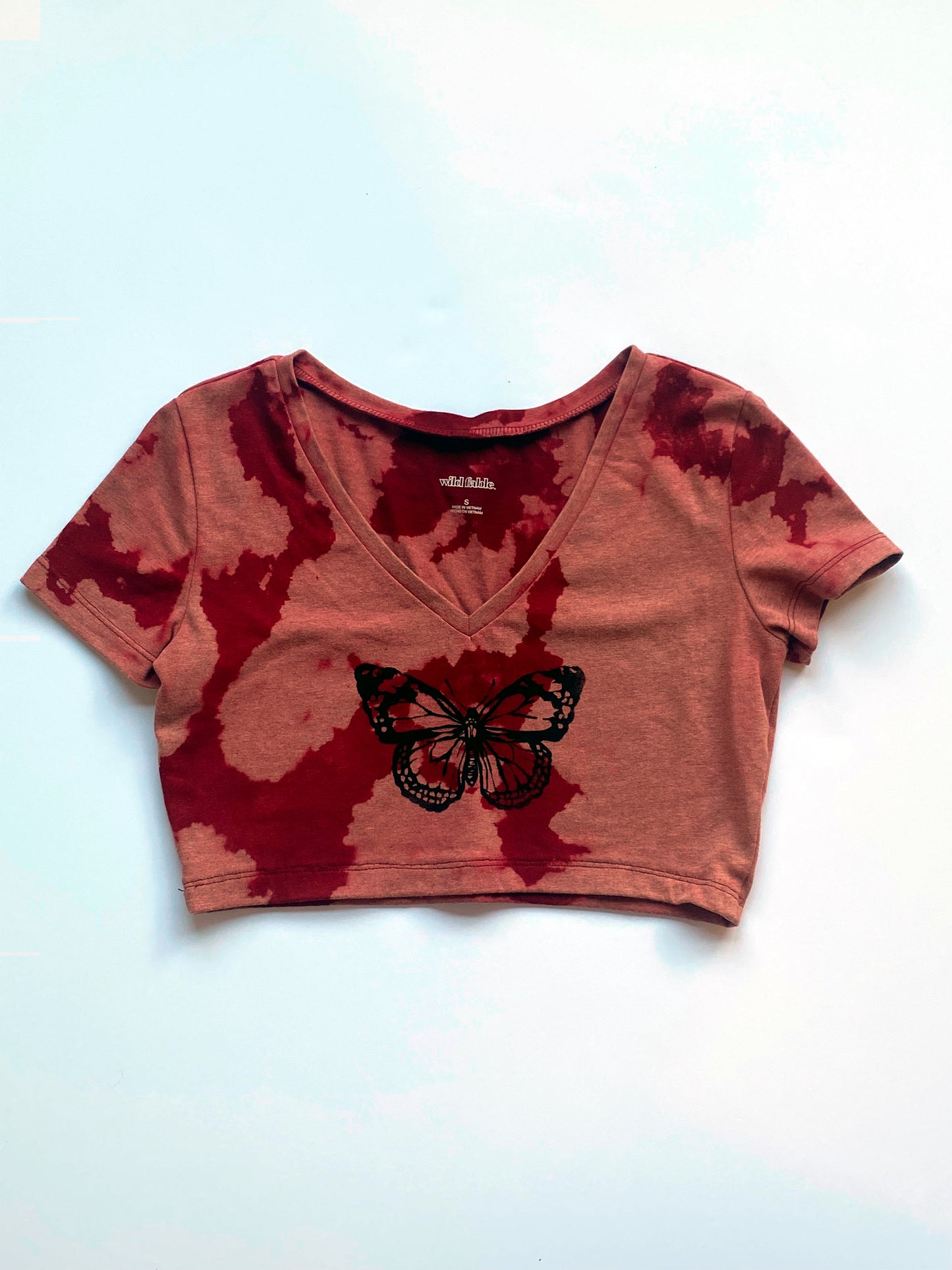 butterfly bleach dye crop v-neck tee