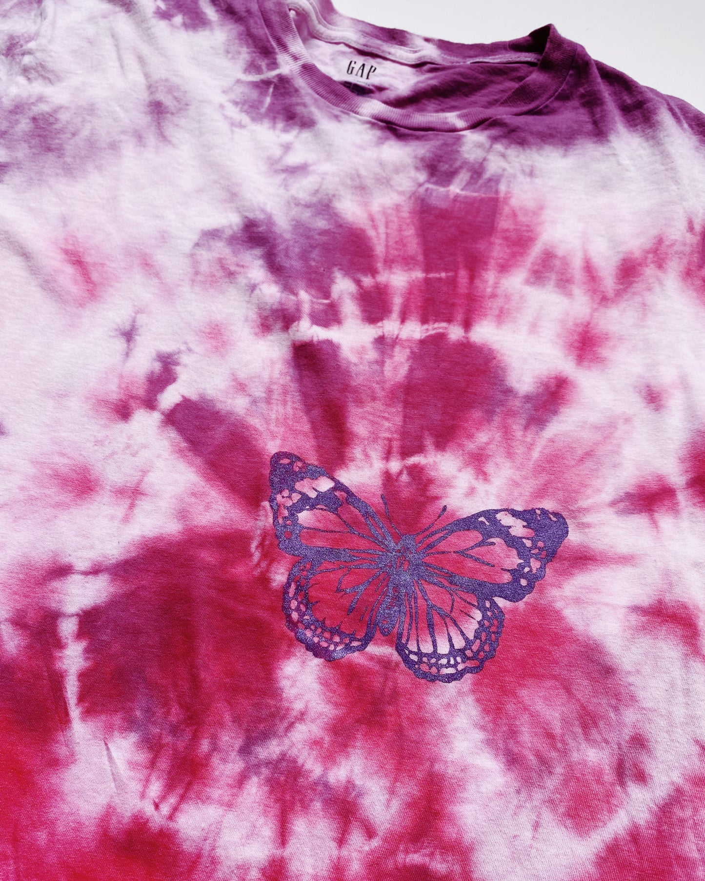 tie dye butterfly crew neck tee